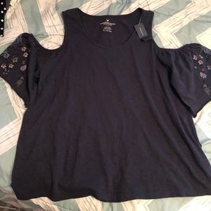 🍍SALE🍍 AE cold shoulder shirt